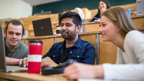 Studying in Bamberg Studierende im Hörsaal an der Uni Bamberg